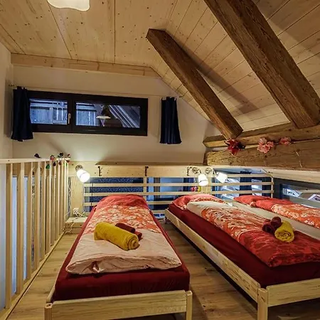 Farm stay Uelis-stoeckli-gaestezimmer Auf Bauernhof Mit Billiard Und Alpakatrekking *