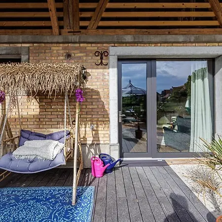 Uelis-stoeckli-gaestezimmer Auf Bauernhof Mit Billiard Und Alpakatrekking Farm stay Meikirch